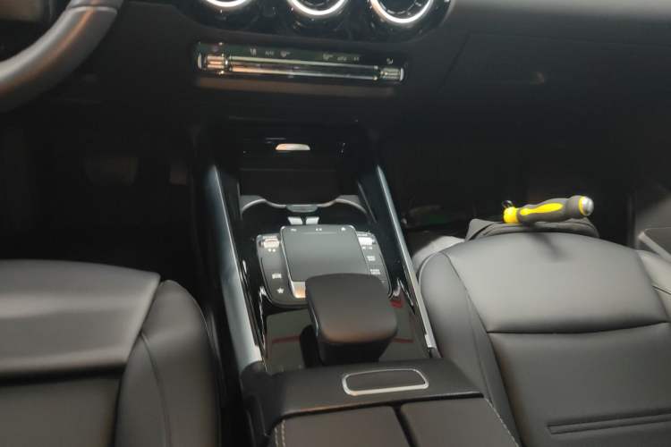 Used Mercedes-Benz GLA 2022 Second Facelift GLA 200 Gear Lever