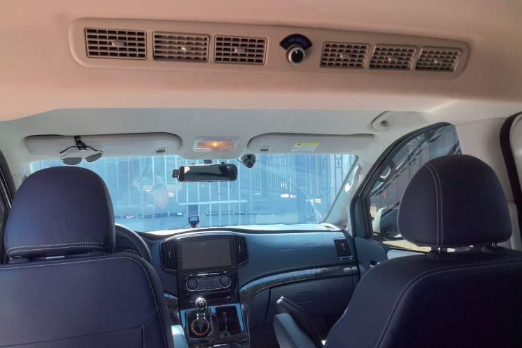 Used FORTHING Lingzhi PLUS 2023 2.0L Manual Luxury CNG 7-Seater Headliner