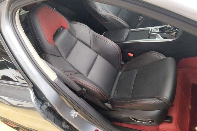 Used Lynk & Co 01 2019 2.0T Two-Wheel Drive Zhaopu Version China VI Standard
