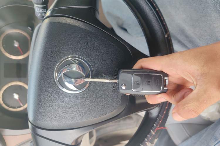 Used FORTHING Lingzhi 2020 M5L 1.6L Base Model 7 Seats
