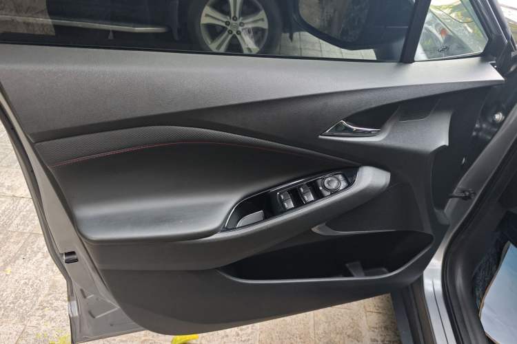 Used Chevrolet Orlando 2019 Redline 530T Automatic Enjoyment Version (5+2 Seating) China VI