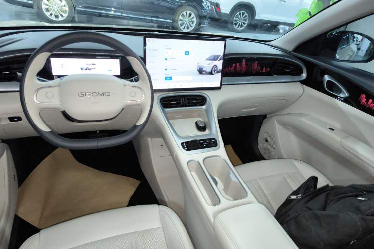 Used Geely Galaxy Geome 2025 UP 410km Exploration+ Edition