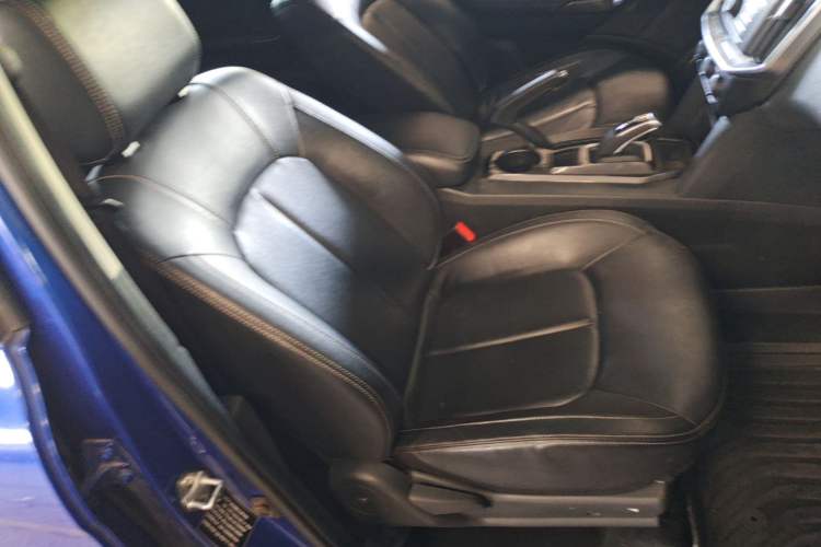 Used JMC Yuhu 7 2020 2.0T Diesel Automatic 2WD Comfort Edition Short Wheelbase China VI Emission Standard JX4D20A6L