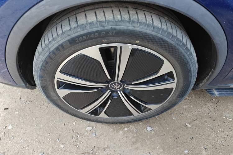 Used BYD Tang New Energy 2022 EV 635 km All-Wheel-Drive Flagship Model
