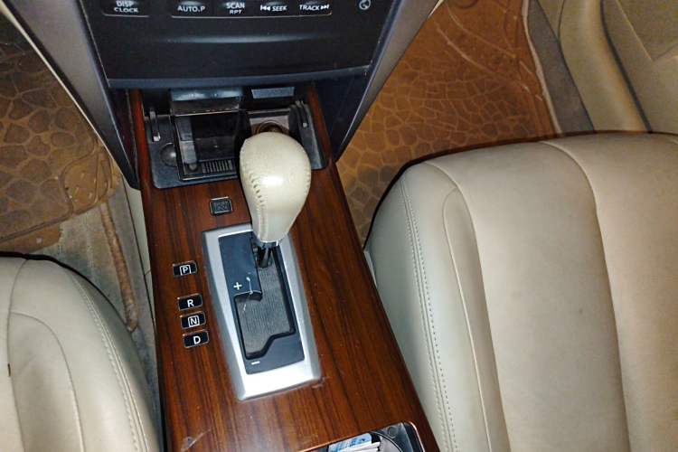 Used Nissan Teana 2008 2.5L XL Leading Edition Gear Lever