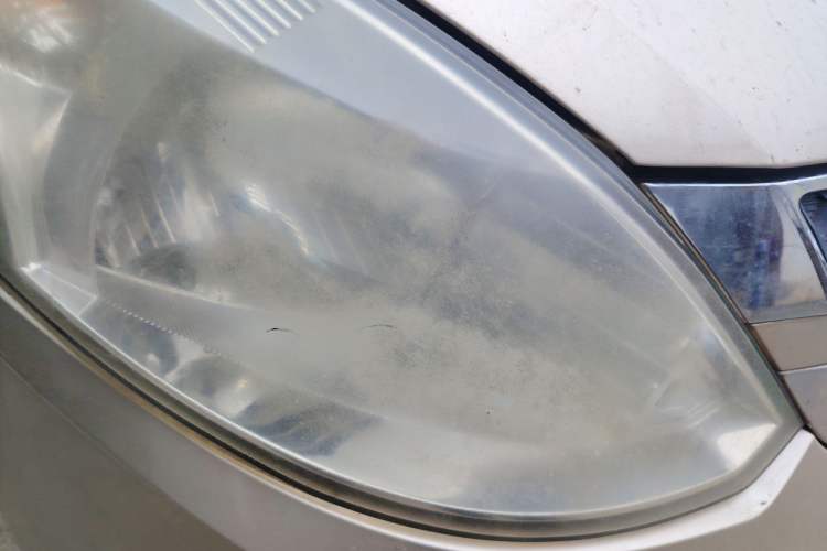 Used Wuling Rongguang V 2016 1.5L Standard Version Right Front Headlight