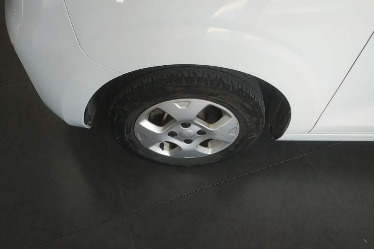 Used Roewe Clever 2021 302 km New Four-Seater Super-Efficient Version
