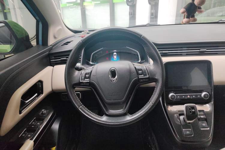 Used ORA iQ 2018 High-Range Version Smart Connectivity Model