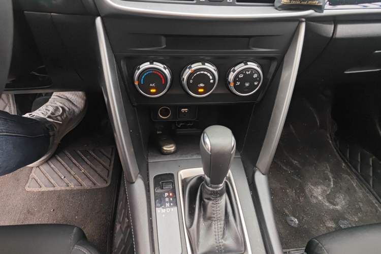 Used Mazda CX-4 2018 2.0L Automatic Two-Wheel Drive Blue Sky Dynamic Version China V Standard Gear Lever