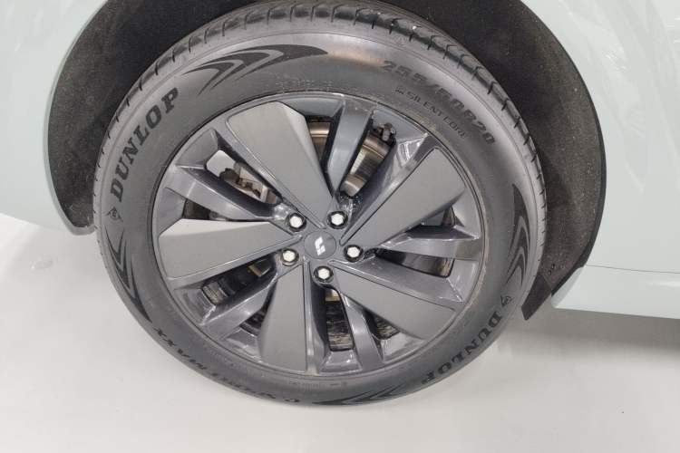 Used Li Auto L6 2025 Max Smart Refresh Edition Right Rear Wheel Hub
