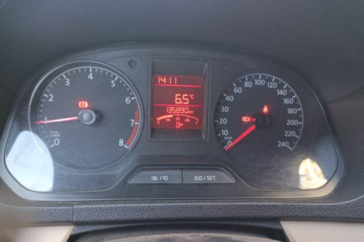 Used Volkswagen Jetta 2015 Zhuihui Edition 1.4L Manual Fashion Model