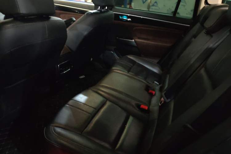 Used GAC Trumpchi GS8 2017 320T Four-Wheel Drive Luxury Smart Connectivity Version (7 Seats) Left Rear Seat