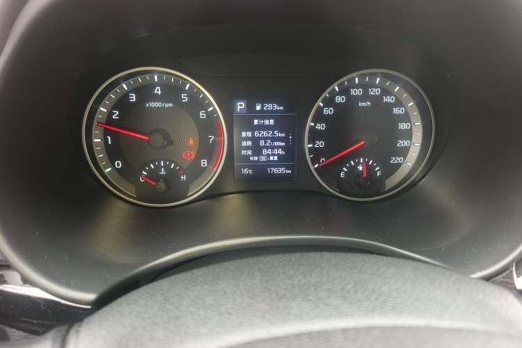 Used Kia kx1 Stonic 2019 1.4L Automatic Sport Edition China VI Odometer Close Up