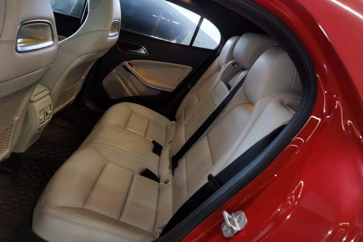 Used Mercedes-Benz GLA 2015 GLA 260 4MATIC Sport Edition
