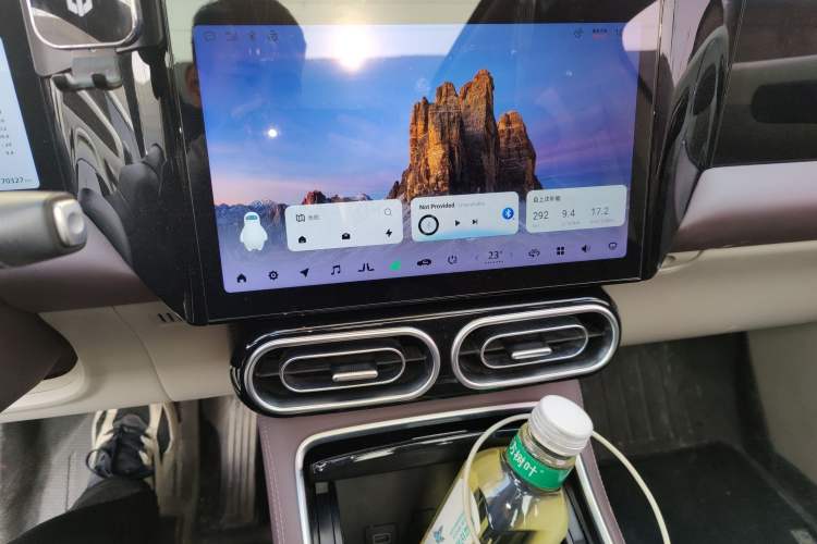 Used Leapmotor C11 2023 Range-Extended 180 Comfort Edition Audio And AC Panel