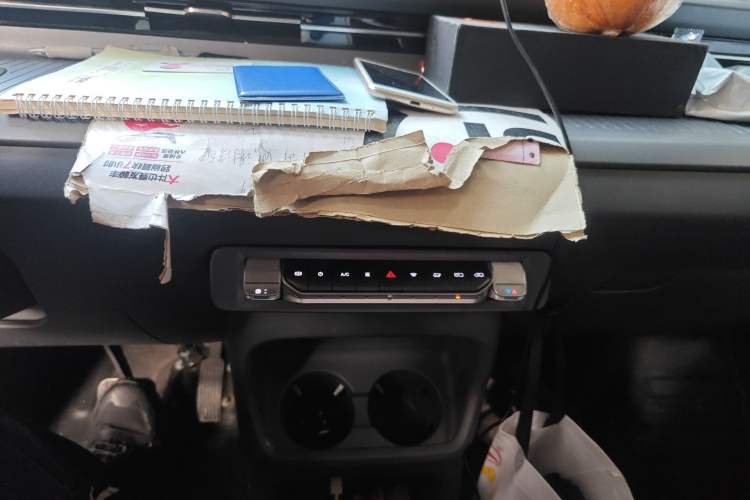 Used Foton Scenic i7 2025 Professional Logistics Short-Wheelbase Front-Wheel Drive Aiyike 41.86 kWh Zhiyuan Edition Flat Roof Single Tire 2 Seats Audio And AC Panel