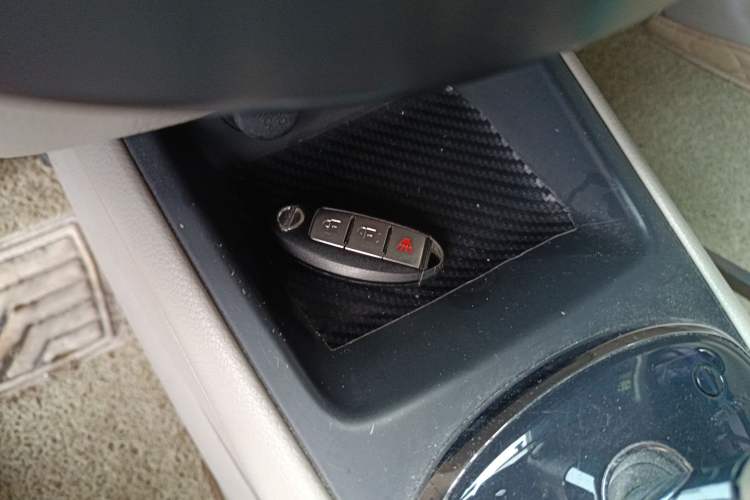 Used Nissan Tiida 2011 1.6L CVT Smart Version Vehicle Key