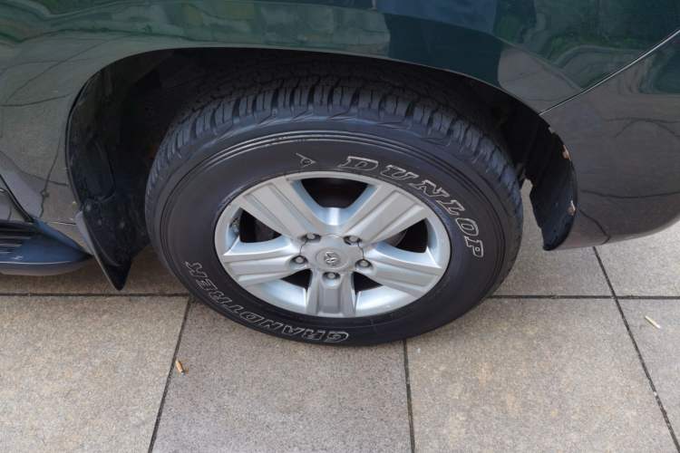 Used Toyota Land Cruiser 2012 4.6L Automatic VX-R Right Front Wheel Hub