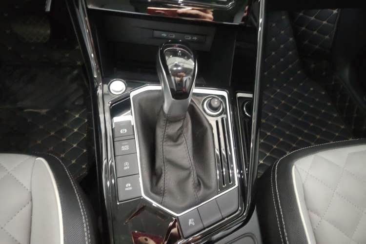 Used Volkswagen Tayron 2024 300TSI Two-Wheel-Drive Luxury Plus Advanced Version