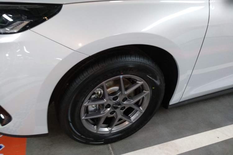 Used BYD Seal 06 New Energy 2026 DM-i Ultra-Enjoyment 128KM Luxury Edition Exterior 4