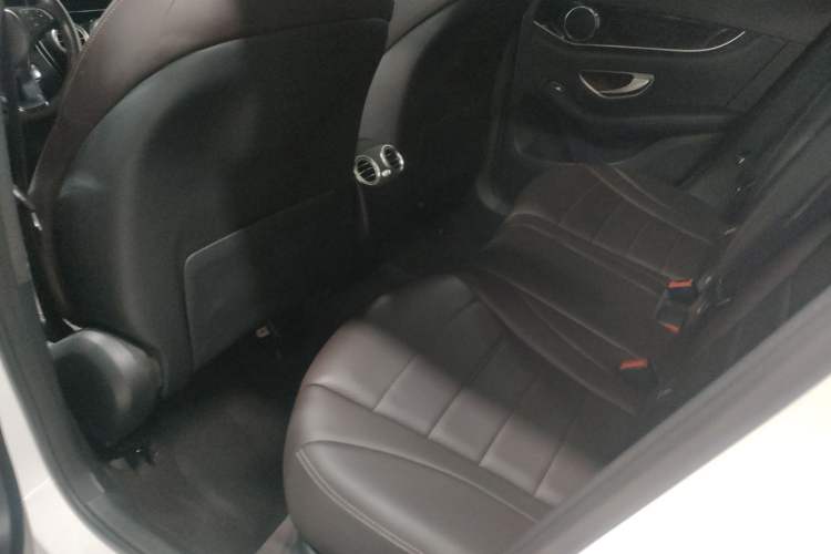 Used Mercedes-Benz GLC 2018 GLC 260 4MATIC Luxury Model
