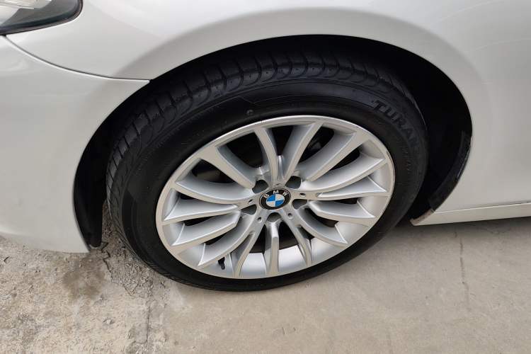 Used BMW 5 Series 2017 525Li Luxury Design Package Left Front Wheel Hub