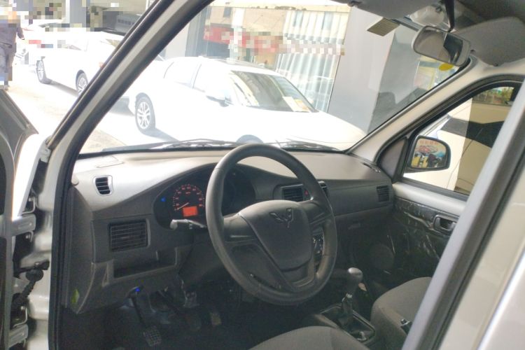 Used Wuling Rongguang 2019 1.5L Extended-Body Van Base Model with 2 Seats Center Console