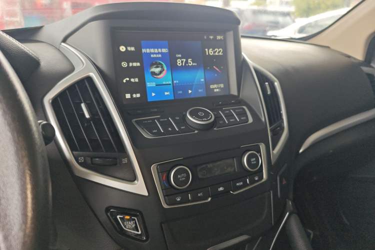 Used Dongfeng Aeolus AX7 2016 2.0L Automatic Zhiyi Trim