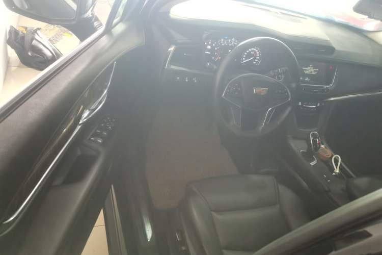 Used Cadillac XT5 2018 25T Luxury Model