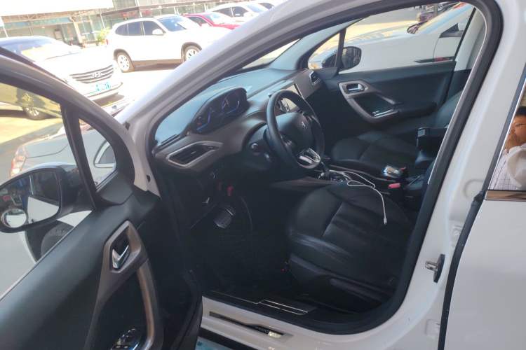 Used Peugeot 2008 2014 1.6L Automatic Navigation Edition Driver Seat