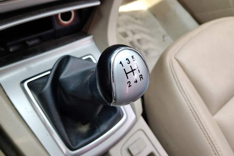 Used Ford Focus 2013 Sedan Classic 1.8L Manual Base Model Gear Lever