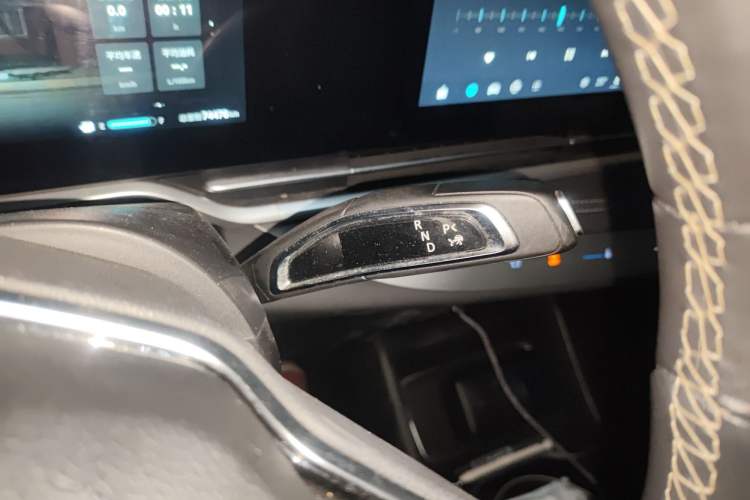 Used SAIC MAXUS G90 2022 2.0T Xingyun Seven-Seater Version
