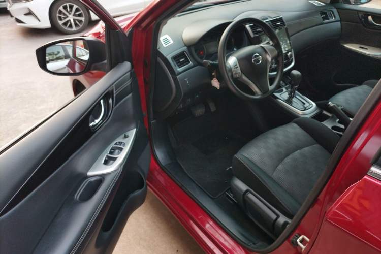 Used Nissan Tiida 2016 1.6L CVT Cool Dynamic Edition