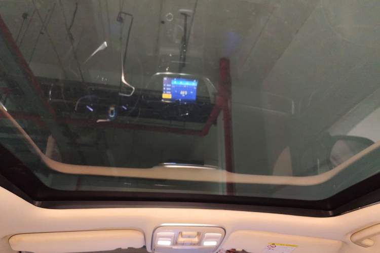 Used Geely Auto Emgrand GS 2017 Elegant Edition 1.3T Automatic Smart Connectivity Model Headliner