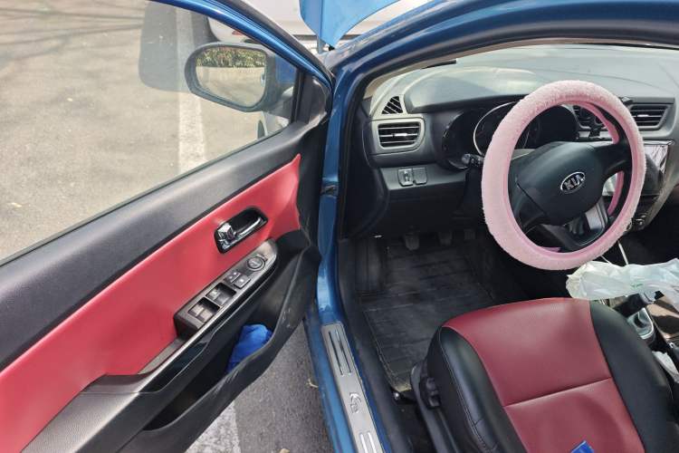 Used Kia K2 2012 Hatchback 1.4L MT Cool Edition Commemorative Model