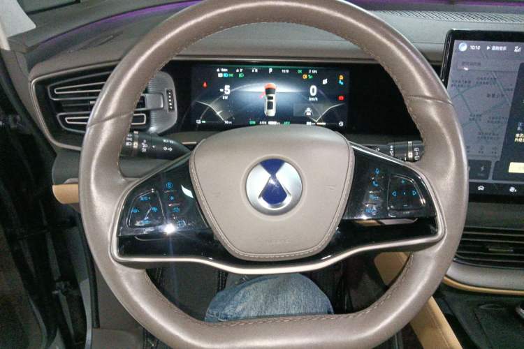 Used Denza D9 2022 DM-i 970 Four-Wheel Drive Flagship Model
