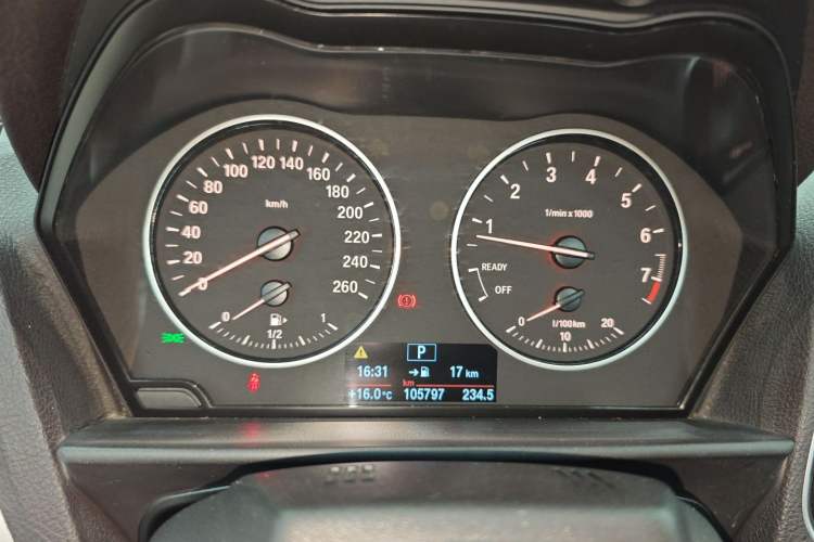 Used BMW 2 Series 2015 220i Convertible Coupe Leading Model
