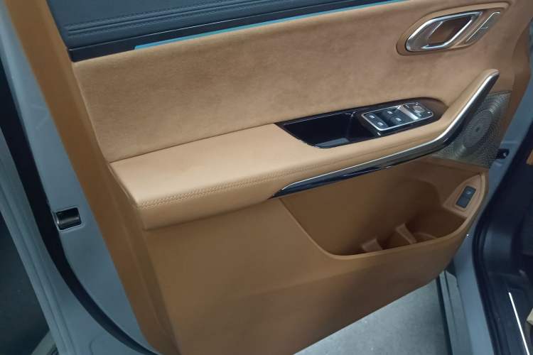 Used SAIC MAXUS Dajia 9 2024 Super Hybrid Long-Range Forest Edition 7-Seater
