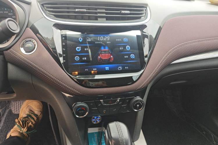 Used Chevrolet Malibu 2018 530T Automatic Luxury Edition Audio And AC Panel