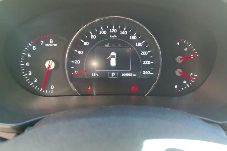 Used Kia Sorento 2015 Sorento L 2.4L Gasoline 4WD Elite Edition 5 Seats China V Emission Standard Odometer Close Up