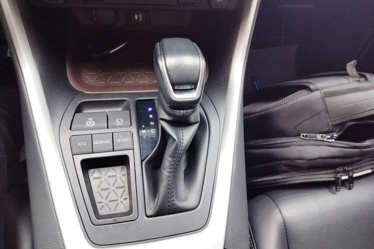 Used Toyota RAV4 2020 2.0L CVT Two-Wheel Drive Prestige Edition