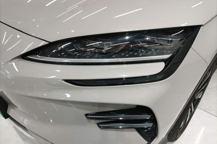 Used BYD Song PLUS New Energy 2025 EV 520km Luxury Version
