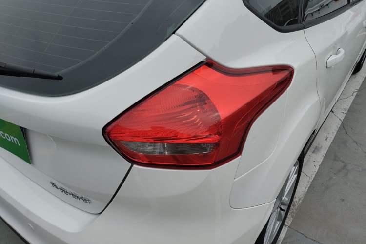 Used Ford Focus 2017 Hatchback 1.6L Automatic Fashion Edition Smart Drive Version