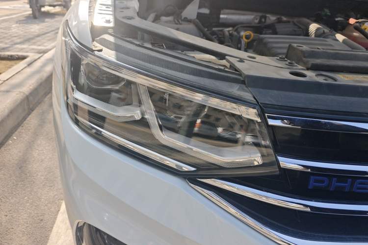 Used Volkswagen Tiguan L New Energy 2023 430 PHEV Plug-in Hybrid Flagship Edition Right Front Headlight
