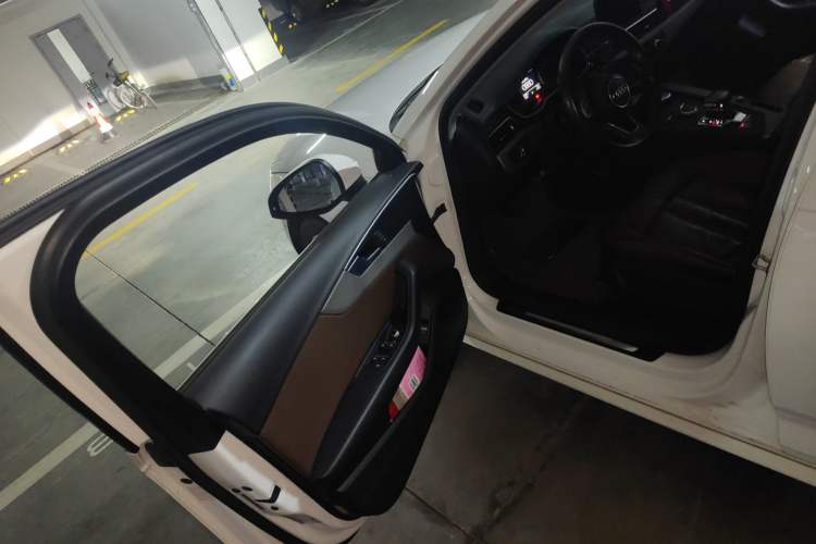 Used Audi A4L 2017 Plus 40 TFSI Ambition Model
