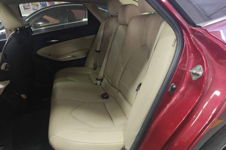 Used Toyota Avalon 2019 Dual-Engine 2.5L Luxury Edition China VI Standard Left Rear Seat