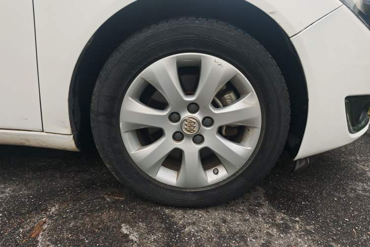 Used Buick Regal 2015 1.6T Elite Tech Model Right Front Wheel Hub