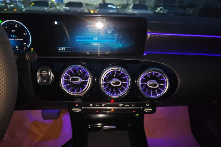 Used Mercedes-Benz A-Class 2021 A 200 L Sport Sedan Fashion Model
