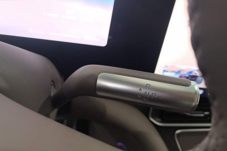 Used Hima AITO M9 2025 Extended-Range Ultra Version 52 kWh 6-Seater Gear Lever