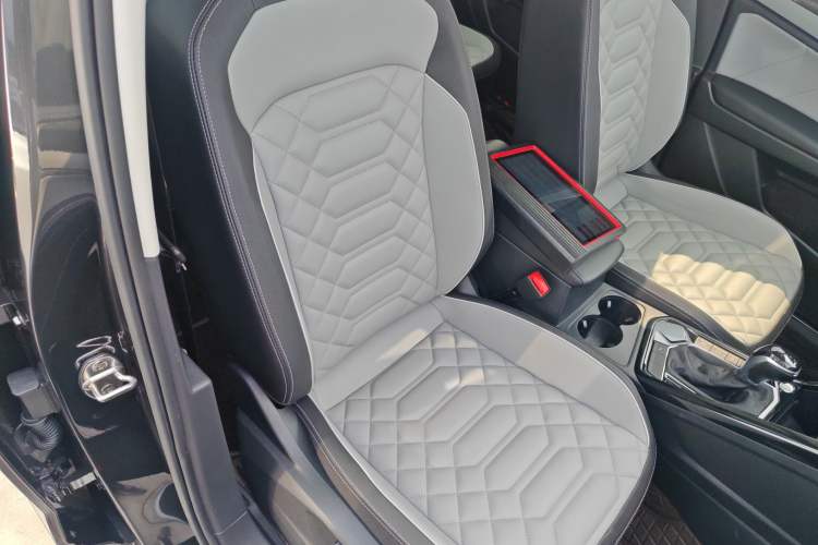 Used Volkswagen Tayron 2023 280TSI Two-Wheel-Drive Luxury Plus Advanced Version
